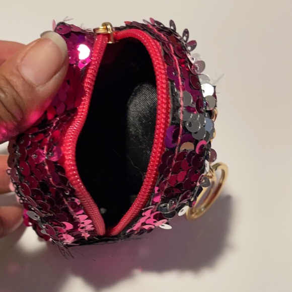 Sequins Keychains - Picture 3 of 8